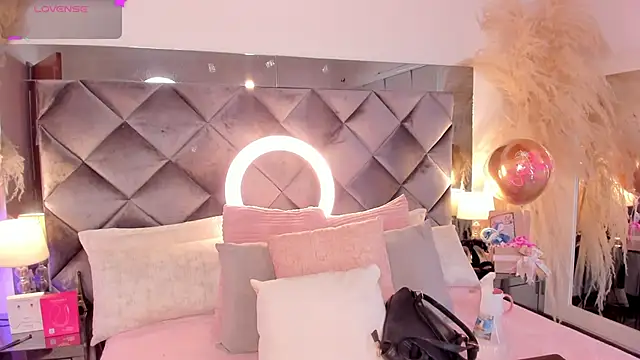 sofhiaa adaams online show from 10/05/25, 05:25