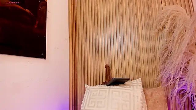 sofhiaa adaams online show from 02/10/26, 10:42