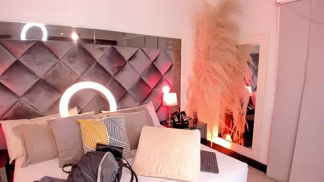 sofhiaa adaams online show from 10/15/25, 10:07