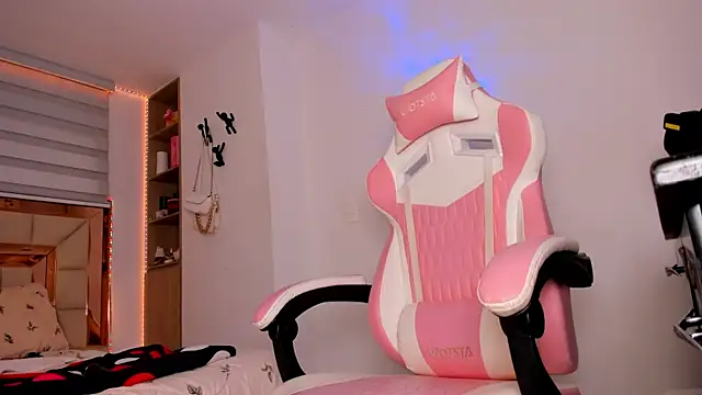 andreafernandz online show from 03/07/26, 03:35