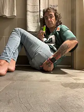 lookin4excitement23 online show from 09/27/25, 10:54