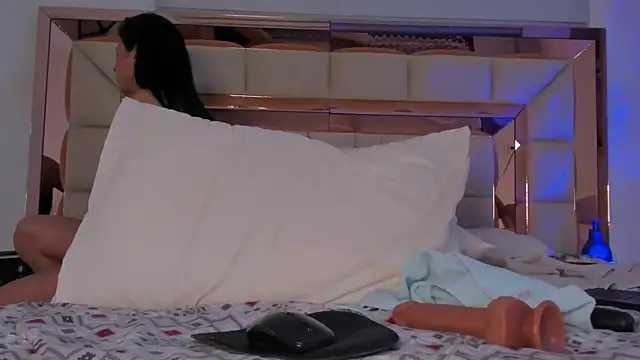 violetta-brown1 online show from 01/30/25, 04:16