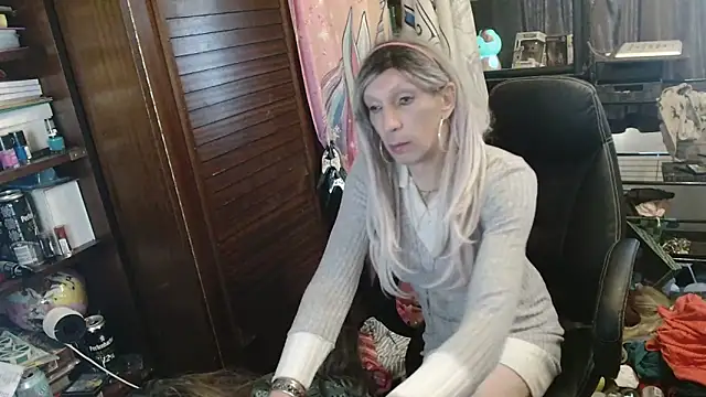 Ombeline1 online show from 04/12/26, 02:09