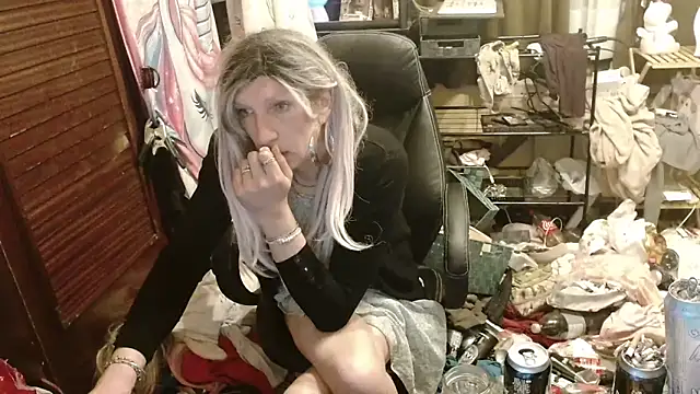 Ombeline1 online show from 04/08/26, 04:14