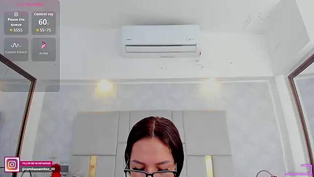 Camilaa Sanchez  online show from 09/15/25, 12:38