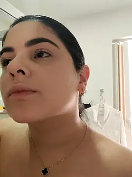 Snapshot of Lia_Hurley chatting on 11/01/25, 06:13 Lia Hurley online show from 11/01/25, 06:13