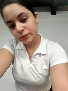 Snapshot of Lia_Hurley chatting on 10/08/25, 12:17 Lia Hurley online show from 10/08/25, 12:17