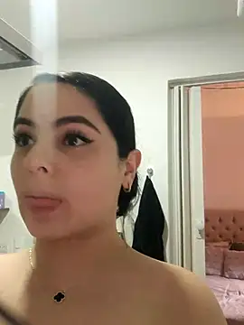 Snapshot of Lia_Hurley chatting on 12/15/25, 08:03 Lia Hurley online show from 12/15/25, 08:03