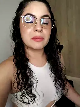 Lia Hurley online show from 05/02/26, 08:25