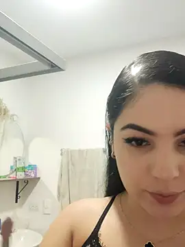 Snapshot of Lia_Hurley chatting on 12/14/25, 04:23 Lia Hurley online show from 12/14/25, 04:23