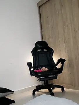 Lia Hurley online show from 03/13/26, 04:45