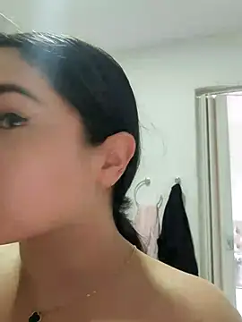 Snapshot of Lia_Hurley chatting on 12/01/25, 04:08 Lia Hurley online show from 12/01/25, 04:08