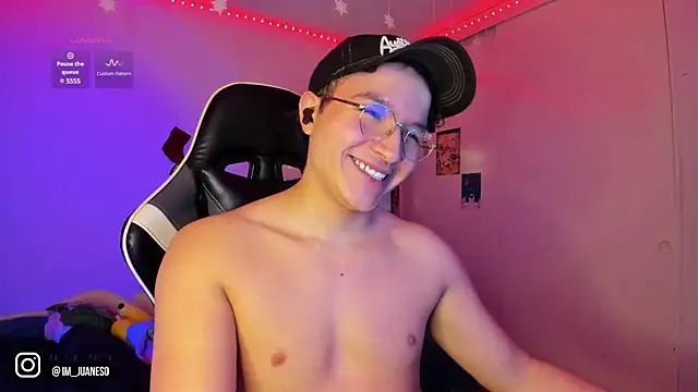 AustinSummerr online show from 12/31/24, 03:53