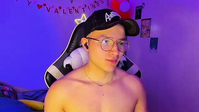 AustinSummerr online show from 02/12/25, 04:33