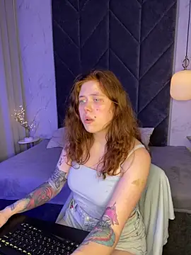 SophiePure online show from 10/24/25, 08:52