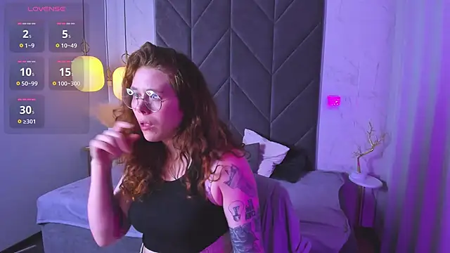 SophiePure online show from 10/04/25, 08:54