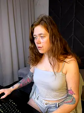 SophiePure online show from 10/29/25, 08:52