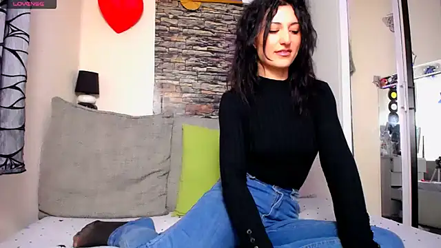 Snapshot of Angelique_An chatting on 03/18/25, 06:17 Angelique An online show from 03/18/25, 06:17