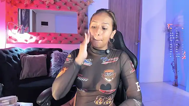 Snapshot of AmelyaMann chatting on 05/20/26, 12:57 AmelyaMann online show from 05/20/26, 12:57