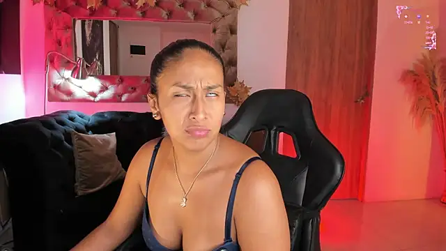 Snapshot of AmelyaMann chatting on 04/30/26, 12:45 AmelyaMann online show from 04/30/26, 12:45