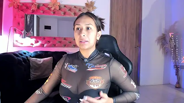 Snapshot of AmelyaMann chatting on 05/31/26, 01:06 AmelyaMann online show from 05/31/26, 01:06