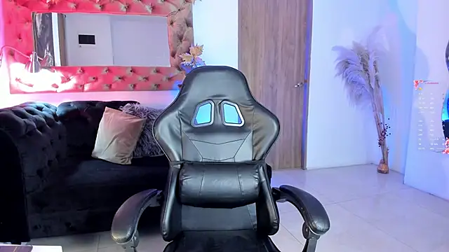 AmelyaMann online show from 06/21/26, 12:44
