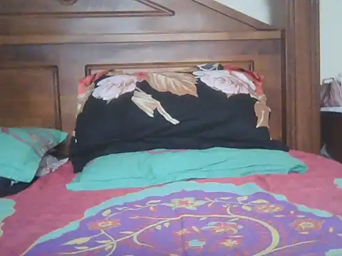 Nuttysub online show from 10/31/25, 01:46