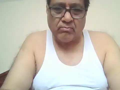 Snapshot of Nuttysub chatting on 10/18/25, 01:51 Nuttysub online show from 10/18/25, 01:51