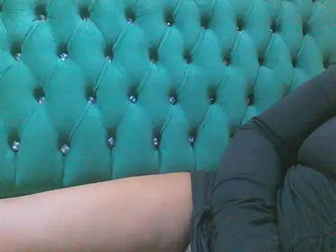 Snapshot of Sexy_Riri chatting on 09/21/25, 07:02 Sexy Riri online show from 09/21/25, 07:02