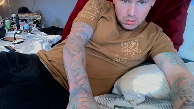 Snapshot of bigcocktat2dude603 chatting on 03/10/25, 04:03 bigcocktat2dude603 online show from 03/10/25, 04:03