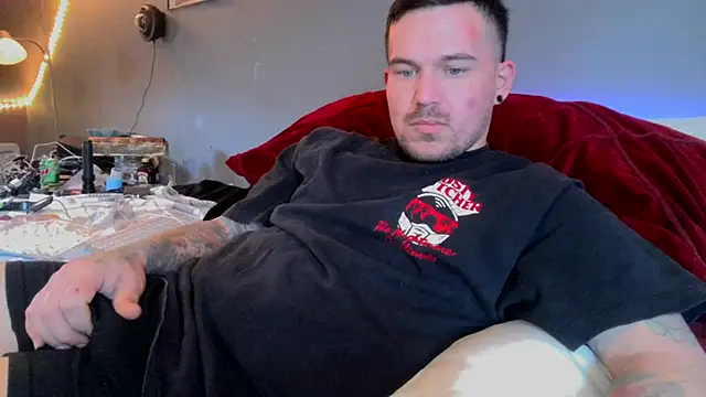 Snapshot of bigcocktat2dude603 chatting on 03/07/25, 08:44 bigcocktat2dude603 online show from 03/07/25, 08:44