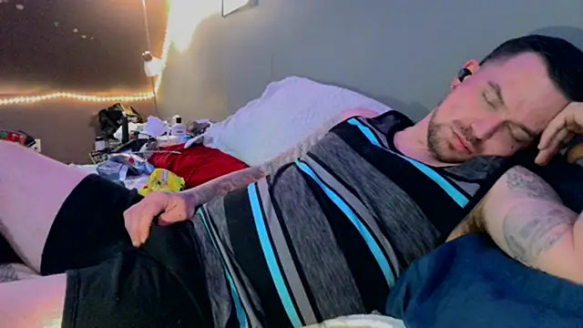 Snapshot of bigcocktat2dude603 chatting on 02/02/25, 10:28 bigcocktat2dude603 online show from 02/02/25, 10:28