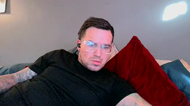 Snapshot of bigcocktat2dude603 chatting on 01/21/25, 08:21 bigcocktat2dude603 online show from 01/21/25, 08:21