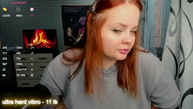 Snapshot of flower_sarah_ chatting on 02/06/26, 12:23 flower sarah online show from 02/06/26, 12:23