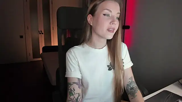 Midnight Mi online show from 09/24/25, 03:18