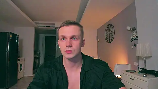 Samuel Andrew online show from 11/08/25, 04:16