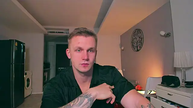 Samuel Andrew online show from 10/10/25, 04:35