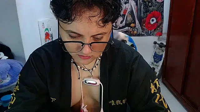 isabeautyx19 online show from 05/12/26, 01:46