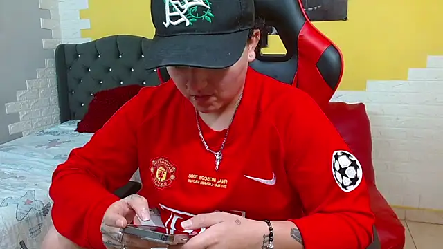 isabeautyx19 online show from 02/12/26, 01:05