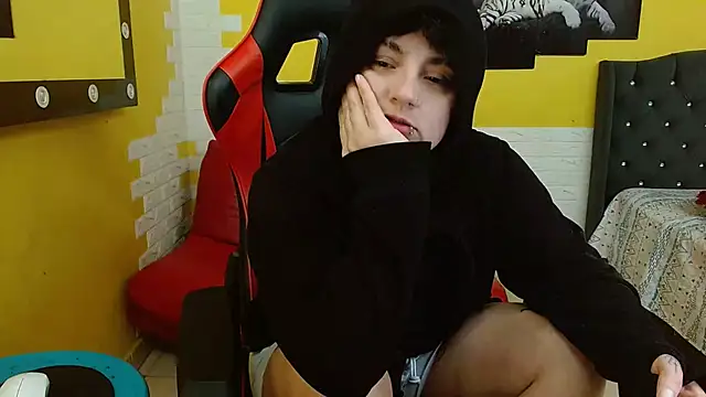 isabeautyx19 online show from 12/05/25, 01:49