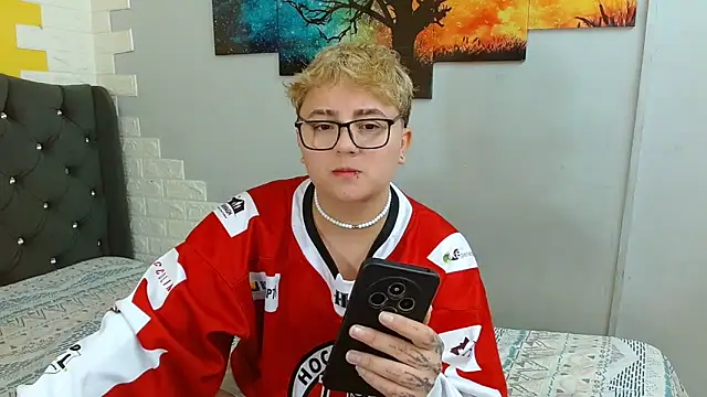 isabeautyx19 online show from 10/11/25, 02:45