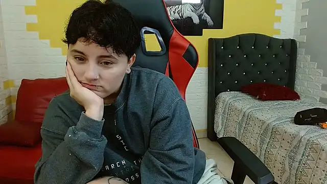 isabeautyx19 online show from 11/28/25, 02:12