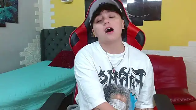 isabeautyx19 online show from 02/16/26, 08:07