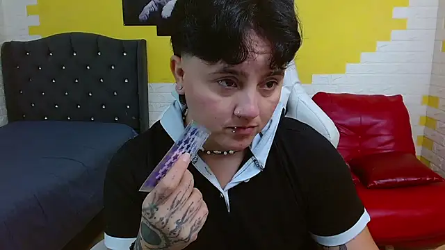 isabeautyx19 online show from 04/10/26, 02:51