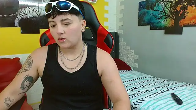 isabeautyx19 online show from 10/27/25, 03:18