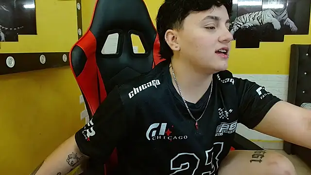 isabeautyx19 online show from 11/13/25, 02:59