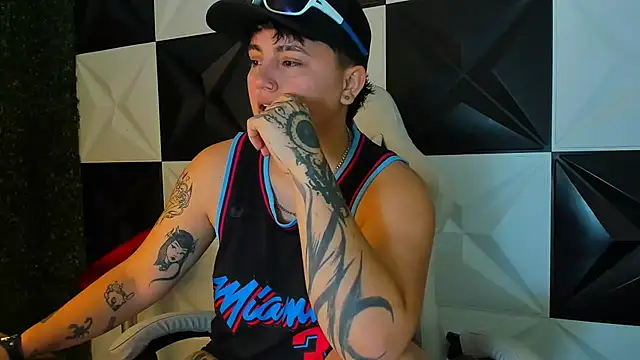 isabeautyx19 online show from 11/08/25, 10:35