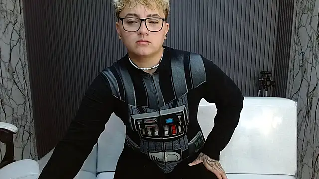 isabeautyx19 online show from 10/13/25, 12:12