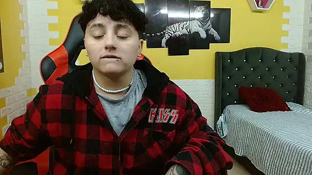 isabeautyx19 online show from 12/20/25, 03:09