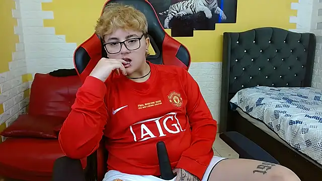 isabeautyx19 online show from 09/11/25, 04:01